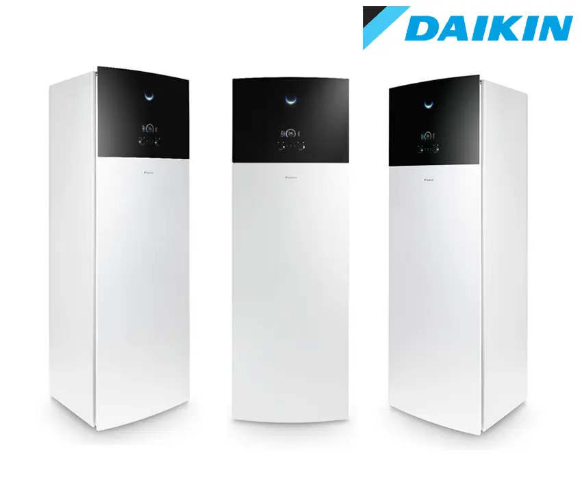 Weißes, vertikales Gerät von Daikin mit einer glänzenden oberen Oberfläche und einem Bildschirm zur Temperatureinstellung. Drei Einheiten sind nebeneinander angeordnet.